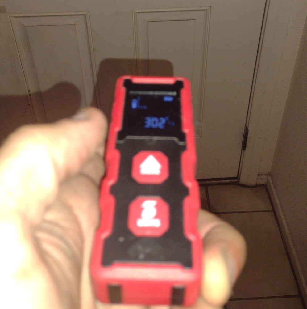 Hyper tough digital measuring tape